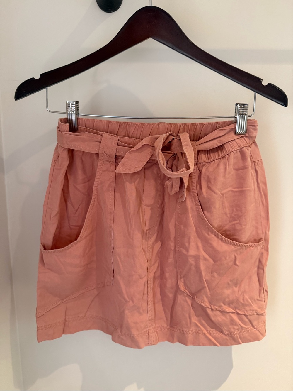 ILLA ILLA 100% Tencel Pink Mini Skirt with Tie Waist and Large Pockets Size M